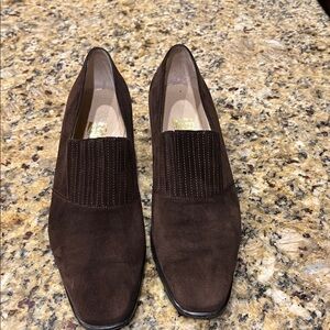 Elegant Salvatore Ferragamo suede Brown Woman’s Loafers